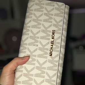 Michale Kors Wallet